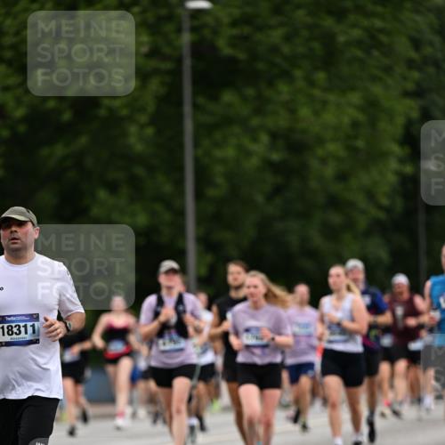 29.06.2025 - hella hamburg halbmarathon Dr. Thomas Lammeyer http://msf.ph/oto/8444008 29.06.2025 10:57:45 Kennedybrücke 1753, 2291, 5562, 6041, 6044, 6913, 7039, 7611, 7890, 8212, 8414, 8515, 8906, 9103, 9368, 9545, 9685, 10490, 11268 meine-sportfotos.de