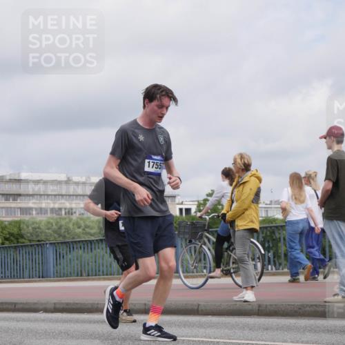 29.06.2025 - hella hamburg halbmarathon Luisa Fischer http://msf.ph/oto/8444077 29.06.2025 10:26:06 Kennedybrücke 17557, 2022, 2514, 3003, 3600, 3601, 3769, 4969, 5629, 5838, 6048, 6747, 6784, 6785, 7891, 8355, 8715, 9256, 10432 meine-sportfotos.de