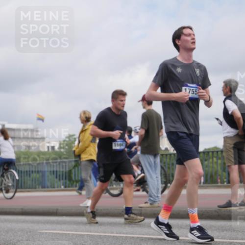 29.06.2025 - hella hamburg halbmarathon Luisa Fischer http://msf.ph/oto/8444089 29.06.2025 10:26:07 Kennedybrücke 16667, 1755, 2022, 2514, 3003, 3601, 3769, 4969, 5629, 5838, 6048, 6747, 6784, 6785, 7891, 8355, 8715, 9256, 10432 meine-sportfotos.de