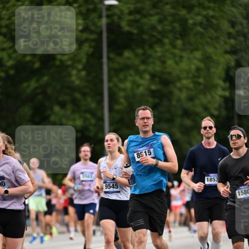 29.06.2025 - hella hamburg halbmarathon Dr. Thomas Lammeyer http://msf.ph/oto/8444091 29.06.2025 10:57:49 Kennedybrücke 1753, 2291, 3226, 4591, 5562, 6041, 6044, 6913, 7039, 7068, 7611, 7876, 7890, 8212, 8414, 8515, 8906, 9103, 9545, 9685, 10490, 11268 meine-sportfotos.de