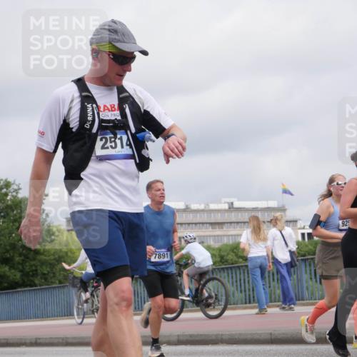 29.06.2025 - hella hamburg halbmarathon Luisa Fischer http://msf.ph/oto/8444116 29.06.2025 10:26:09 Kennedybrücke 2514, 6747, 7891, 925, 2022, 2294, 2514, 3003, 3769, 4969, 5629, 5798, 5838, 6747, 6784, 6785, 7891, 8355, 8715, 9256, 10088 meine-sportfotos.de
