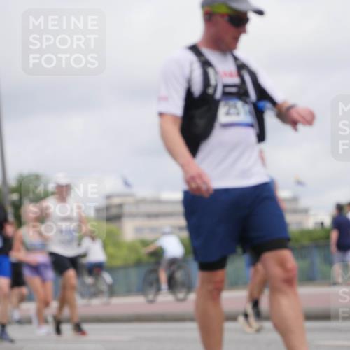 29.06.2025 - hella hamburg halbmarathon Luisa Fischer http://msf.ph/oto/8444126 29.06.2025 10:26:09 Kennedybrücke 2022, 2294, 2514, 3003, 3769, 4969, 5629, 5798, 5838, 6747, 6784, 6785, 7891, 8355, 8715, 9256, 10088 meine-sportfotos.de