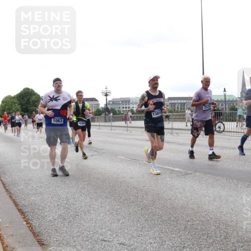 29.06.2025 - hella hamburg halbmarathon Lena Gebhardt http://msf.ph/oto/8444152 29.06.2025 10:29:47 Lombardsbrücke 1063, 13810, 3524, 1630, 1063, 1097, 1230, 1547, 1661, 1694, 2302, 2699, 3179, 3311, 3524, 3613, 4349, 4395, 4580, 5063, 5322, 5350, 6285, 6626, 6725, 7517, 7832, 8388, 8792, 8812, 8941, 9095, 9714, 9937, 10162, 10322, 10641, 10996, 11249, 11269, 11376, 11444, 11634, 11792, 11803, 12086, 12216, 12227, 12305, 12537, 13031, 13382, 13810, 14644, 15266, 16306, 16659, 16662, 16676, 16769, 17496, 17529, 17945, 18298, 18299, 18385 meine-sportfotos.de