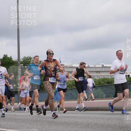 29.06.2025 - hella hamburg halbmarathon Luisa Fischer http://msf.ph/oto/8444191 29.06.2025 10:26:13 Kennedybrücke 5784, 1082, 17719, 12025, 16566, 17657, 10088, 8355, 8715, 562, 1372, 2022, 2294, 2514, 3003, 3769, 4969, 5223, 5629, 5798, 5838, 6578, 6747, 6784, 6785, 7266, 7891, 7919, 8355, 8715, 9256, 10088 meine-sportfotos.de