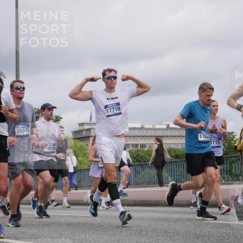 29.06.2025 - hella hamburg halbmarathon Luisa Fischer http://msf.ph/oto/8444212 29.06.2025 10:26:15 Kennedybrücke 266, 17932, 15870, 2025, 10826, 16, 17719, 17657, 8715, 8355, 1372, 1853, 2022, 2294, 3003, 5223, 5629, 5798, 6578, 6784, 6785, 7266, 7919, 8355, 8715, 10088 meine-sportfotos.de