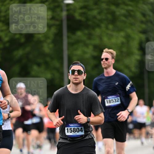 29.06.2025 - hella hamburg halbmarathon Dr. Thomas Lammeyer http://msf.ph/oto/8444237 29.06.2025 10:57:52 Kennedybrücke 1753, 1900, 2291, 2528, 2701, 3226, 4591, 5562, 6041, 6044, 6913, 7039, 7068, 7611, 7876, 7890, 8212, 8414, 8515, 8906, 9103, 9545, 9685, 10175, 10490, 11268 meine-sportfotos.de