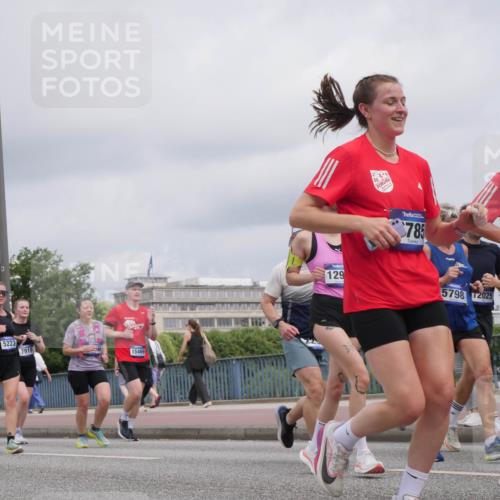 29.06.2025 - hella hamburg halbmarathon Luisa Fischer http://msf.ph/oto/8444246 29.06.2025 10:26:17 Kennedybrücke 5223, 7919, 15469, 129, 785, 5798, 2025, 6784, 1029, 1372, 1853, 2022, 2294, 5223, 5629, 5798, 6578, 6784, 6785, 7266, 7919, 8355, 8715, 10088 meine-sportfotos.de