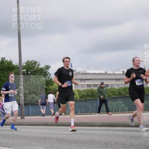 29.06.2025 - hella hamburg halbmarathon Luisa Fischer http://msf.ph/oto/8444294 29.06.2025 10:26:19 Kennedybrücke 1029, 6578, 352, 7919, 5223, 1029, 1372, 1853, 2294, 4793, 5223, 5798, 6578, 6784, 6785, 7266, 7919, 9301, 9512, 10088 meine-sportfotos.de
