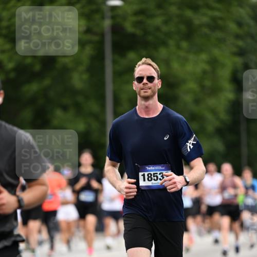 29.06.2025 - hella hamburg halbmarathon Dr. Thomas Lammeyer http://msf.ph/oto/8444333 29.06.2025 10:57:53 Kennedybrücke 1753, 1900, 2291, 2528, 2701, 3226, 4591, 5562, 6041, 6044, 6913, 7039, 7068, 7611, 7876, 7890, 8212, 8414, 8515, 8906, 9103, 9545, 9685, 10175, 10490, 11268 meine-sportfotos.de