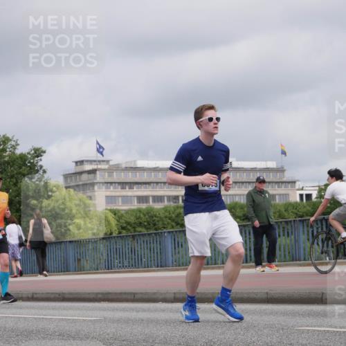 29.06.2025 - hella hamburg halbmarathon Luisa Fischer http://msf.ph/oto/8444335 29.06.2025 10:26:21 Kennedybrücke 1029, 1029, 1187, 1372, 1853, 2294, 3029, 4793, 5223, 5798, 6578, 7266, 7919, 9301, 9512, 10088 meine-sportfotos.de