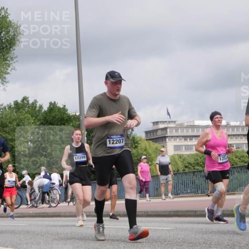 29.06.2025 - hella hamburg halbmarathon Luisa Fischer http://msf.ph/oto/8444417 29.06.2025 10:26:26 Kennedybrücke 4793, 1362, 17299, 12207, 13921, 18, 1029, 1187, 1362, 1372, 1853, 3029, 4728, 4793, 8688, 9133, 9301, 9512, 9913 meine-sportfotos.de