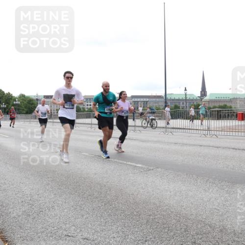 29.06.2025 - hella hamburg halbmarathon Lena Gebhardt http://msf.ph/oto/8444450 29.06.2025 10:29:50 Lombardsbrücke 11376, 109, 7517, 1063, 1097, 1547, 1661, 1694, 2302, 2699, 3311, 3524, 3613, 4349, 4395, 4580, 5063, 5322, 5350, 6285, 6626, 6725, 7517, 7832, 8388, 8792, 8941, 9095, 9714, 9937, 10162, 10322, 10996, 11249, 11269, 11376, 11444, 11634, 12086, 12216, 12227, 12305, 12537, 13031, 13382, 13810, 14304, 14644, 15266, 16182, 16306, 16659, 16662, 16769, 17496, 17529, 17945, 18298, 18299, 18385, 18503 meine-sportfotos.de