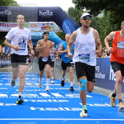 29.06.2025 - hella hamburg halbmarathon Strokosch-Dieckow http://msf.ph/oto/8444475 29.06.2025 10:39:43 Ziel 1358, 1975, 2525, 2573, 4398, 4888, 11284, 11806, 13190, 14077, 14204, 15094, 15435, 15744, 16580, 16761, 17005, 17425, 17792, 18013 meine-sportfotos.de