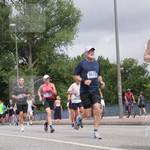 29.06.2025 - hella hamburg halbmarathon Luisa Fischer http://msf.ph/oto/8444521 29.06.2025 10:26:31 Kennedybrücke 874, 12190, 9133, 4990, 1382, 9913, 1187, 1362, 2925, 3013, 3029, 4728, 4793, 8687, 8688, 9133, 9301, 9512, 9913 meine-sportfotos.de