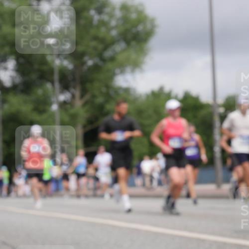 29.06.2025 - hella hamburg halbmarathon Luisa Fischer http://msf.ph/oto/8444547 29.06.2025 10:26:32 Kennedybrücke 1187, 1362, 2925, 3013, 3029, 4728, 5343, 8687, 8688, 9133, 9913 meine-sportfotos.de
