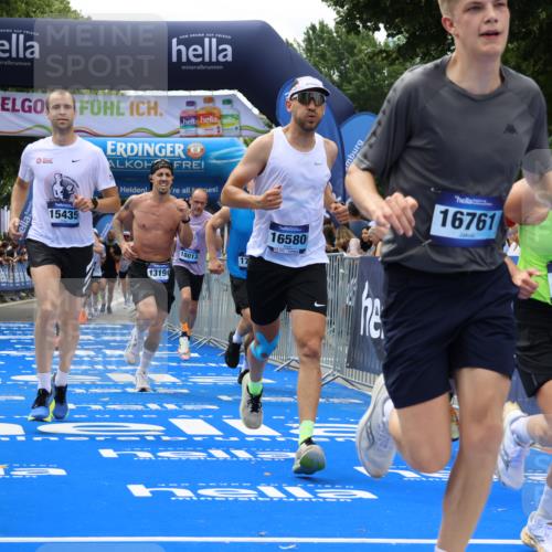 29.06.2025 - hella hamburg halbmarathon Strokosch-Dieckow http://msf.ph/oto/8444559 29.06.2025 10:39:42 Ziel 1358, 1975, 2525, 4398, 4888, 11284, 11806, 13190, 14077, 14204, 15094, 15435, 15744, 16580, 16761, 17005, 17360, 17425, 17792, 18013, 18154 meine-sportfotos.de