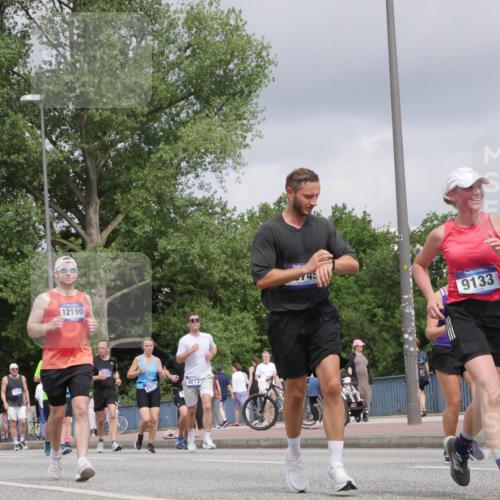 29.06.2025 - hella hamburg halbmarathon Luisa Fischer http://msf.ph/oto/8444563 29.06.2025 10:26:33 Kennedybrücke 12190, 2925, 3013, 9133, 868, 1187, 1362, 2925, 3013, 3029, 4728, 5343, 8687, 8688, 9133, 9913 meine-sportfotos.de