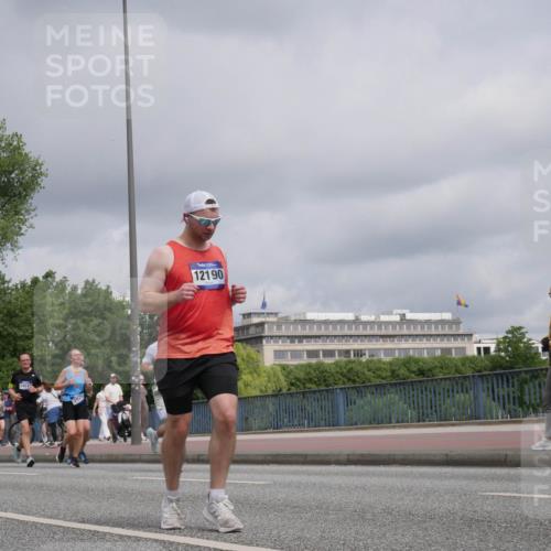 29.06.2025 - hella hamburg halbmarathon Luisa Fischer http://msf.ph/oto/8444617 29.06.2025 10:26:36 Kennedybrücke 14515, 923, 12190, 1362, 2925, 3013, 5343, 8687, 8688, 9133, 9913 meine-sportfotos.de