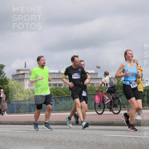 29.06.2025 - hella hamburg halbmarathon Luisa Fischer http://msf.ph/oto/8444690 29.06.2025 10:26:40 Kennedybrücke 17207, 14512, 43, 2925, 1382, 2925, 3013, 5343, 8687 meine-sportfotos.de