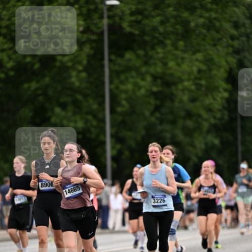 29.06.2025 - hella hamburg halbmarathon Dr. Thomas Lammeyer http://msf.ph/oto/8444765 29.06.2025 10:57:58 Kennedybrücke 1753, 1789, 1900, 2146, 2528, 2701, 3226, 4591, 4626, 5562, 5857, 6041, 6044, 6273, 6913, 7068, 7611, 7876, 7890, 8212, 8414, 8515, 8906, 9103, 9545, 9685, 10175 meine-sportfotos.de