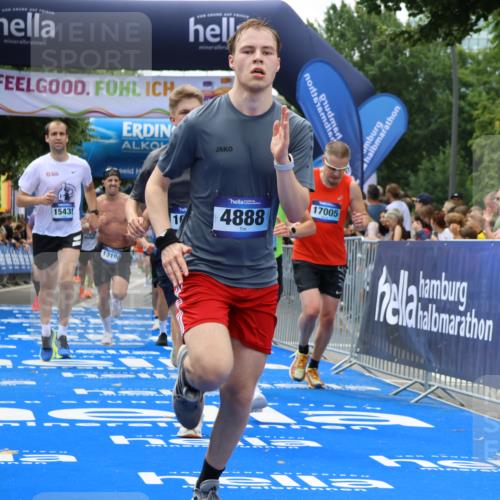 29.06.2025 - hella hamburg halbmarathon Strokosch-Dieckow http://msf.ph/oto/8444768 29.06.2025 10:39:41 Ziel 1358, 1975, 4398, 4888, 11284, 11806, 13190, 14077, 14204, 15094, 15435, 15744, 16580, 16761, 17005, 17215, 17360, 17425, 17792, 18013, 18154, 18803 meine-sportfotos.de