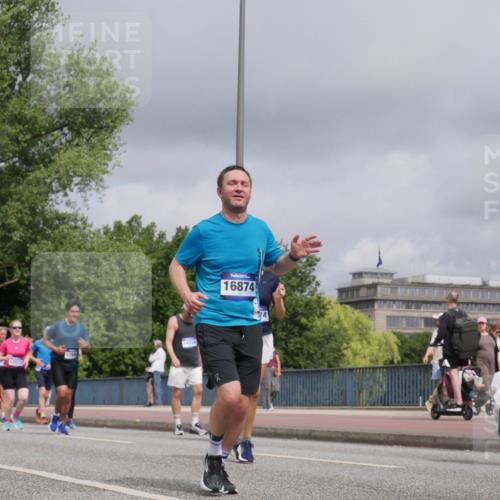 29.06.2025 - hella hamburg halbmarathon Luisa Fischer http://msf.ph/oto/8444774 29.06.2025 10:26:47 Kennedybrücke 12073, 14334, 16874, 17103, 1003, 1048, 1382, 2125, 3457, 7820, 8716, 9877 meine-sportfotos.de