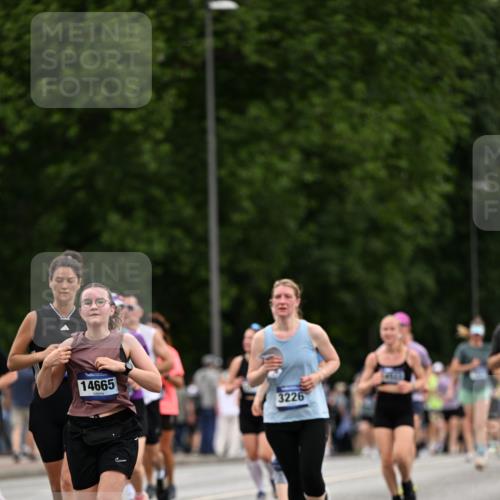 29.06.2025 - hella hamburg halbmarathon Dr. Thomas Lammeyer http://msf.ph/oto/8444796 29.06.2025 10:57:58 Kennedybrücke 1753, 1789, 1900, 2146, 2528, 2701, 3226, 4591, 4626, 5562, 5857, 6041, 6044, 6273, 6913, 7068, 7611, 7876, 7890, 8212, 8414, 8515, 8906, 9103, 9545, 9685, 10175 meine-sportfotos.de