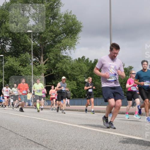 29.06.2025 - hella hamburg halbmarathon Luisa Fischer http://msf.ph/oto/8444849 29.06.2025 10:26:50 Kennedybrücke 7820, 18402, 17013, 18818, 8716, 9877, 12073, 13560, 4334, 1003, 1048, 1382, 2125, 3457, 7029, 7820, 8181, 8716, 9877 meine-sportfotos.de