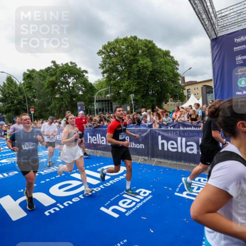 29.06.2025 - hella hamburg halbmarathon Zöllner http://msf.ph/oto/8444851 29.06.2025 10:57:20 Ziel 1387, 1877, 2417, 2676, 4167, 4940, 8585, 9450, 9577, 9884, 9934, 10383, 11590, 11612, 12014, 12590, 13664, 13750, 15110, 15229, 15664, 16625, 17660, 17779, 17848, 17993, 19184 meine-sportfotos.de