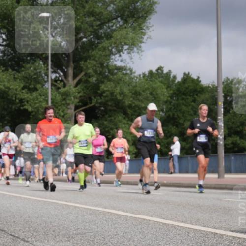 29.06.2025 - hella hamburg halbmarathon Luisa Fischer http://msf.ph/oto/8444867 29.06.2025 10:26:51 Kennedybrücke 7820, 8716, 1003, 1048, 1382, 2125, 3457, 7021, 7029, 7820, 8181, 8716, 9877 meine-sportfotos.de