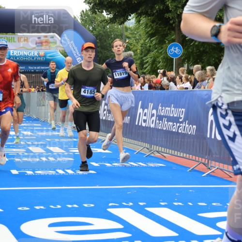 29.06.2025 - hella hamburg halbmarathon Strokosch-Dieckow http://msf.ph/oto/8444870 29.06.2025 10:49:20 Ziel 1342, 1476, 2878, 4183, 4185, 6158, 8112, 9348, 10053, 10189, 11339, 11779, 11819, 12670, 13269, 13450, 14526, 14838, 15422, 15784, 15894, 15966, 16369, 16891, 18476, 18887, 18960 meine-sportfotos.de