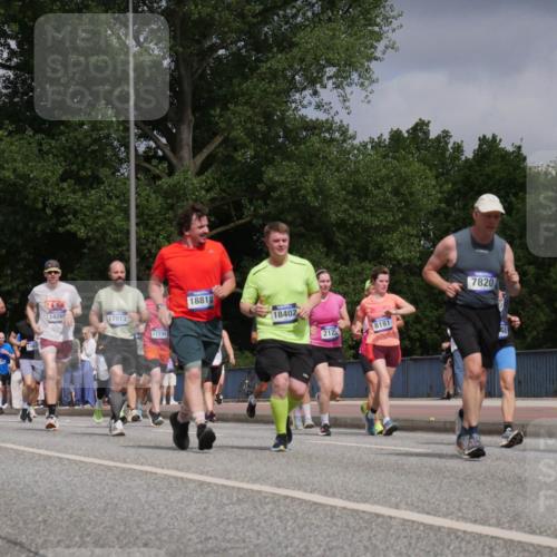 29.06.2025 - hella hamburg halbmarathon Luisa Fischer http://msf.ph/oto/8444883 29.06.2025 10:26:52 Kennedybrücke 11879, 14265, 17013, 17199, 18818, 18402, 2125, 8181, 7820, 48, 8716, 1003, 1048, 1382, 2125, 3457, 7021, 7029, 7820, 8181, 8716, 9877, 10649 meine-sportfotos.de