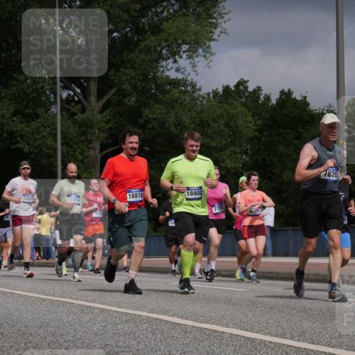 29.06.2025 - hella hamburg halbmarathon Luisa Fischer http://msf.ph/oto/8444886 29.06.2025 10:26:52 Kennedybrücke 1879, 106, 14265, 17013, 17199, 18818, 18402, 2125, 8101, 820, 1003, 1048, 1382, 2125, 3457, 7021, 7029, 7820, 8181, 8716, 9877, 10649 meine-sportfotos.de