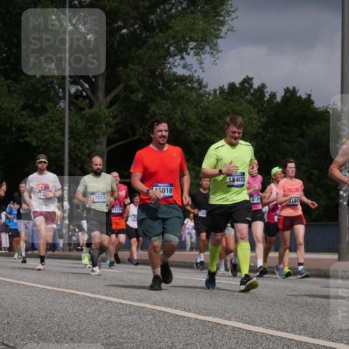29.06.2025 - hella hamburg halbmarathon Luisa Fischer http://msf.ph/oto/8444896 29.06.2025 10:26:53 Kennedybrücke 18070, 1879, 14, 17013, 17199, 818, 148, 18402, 2125, 8181, 7820, 1003, 1048, 2125, 3457, 7021, 7029, 7820, 8181, 8716, 9877, 10649 meine-sportfotos.de