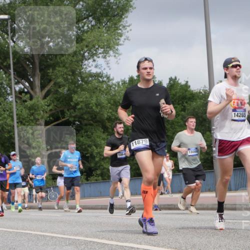 29.06.2025 - hella hamburg halbmarathon Luisa Fischer http://msf.ph/oto/8444949 29.06.2025 10:26:57 Kennedybrücke 7021, 18076, 1570, 3285, 5406, 11879, 1064, 18089, 19, 14265, 20, 7029, 61, 1003, 1048, 2125, 3285, 3457, 4464, 4684, 5406, 6502, 7021, 7029, 7820, 8181, 8716, 10649 meine-sportfotos.de
