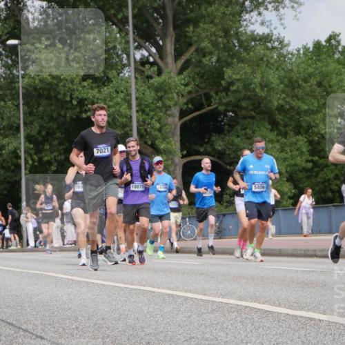 29.06.2025 - hella hamburg halbmarathon Luisa Fischer http://msf.ph/oto/8444974 29.06.2025 10:26:58 Kennedybrücke 9217, 7021, 180, 18070, 15709, 15975, 8285, 10649, 6502, 5406, 1003, 1048, 2125, 3285, 3457, 4464, 4684, 5406, 6502, 7021, 7029, 7820, 8181, 8716, 10649 meine-sportfotos.de