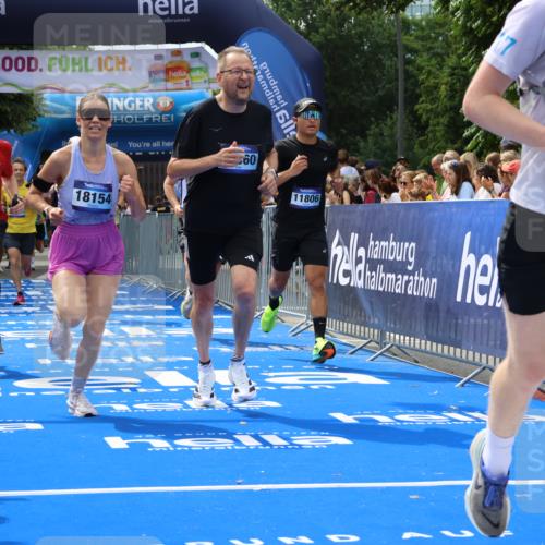 29.06.2025 - hella hamburg halbmarathon Strokosch-Dieckow http://msf.ph/oto/8444999 29.06.2025 10:39:35 Ziel 1343, 1358, 4398, 4888, 7152, 7154, 9116, 9265, 11284, 11806, 14077, 15094, 15336, 15435, 15828, 15965, 16580, 16761, 17215, 17360, 17425, 18154, 18285, 18803 meine-sportfotos.de