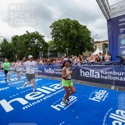 29.06.2025 - hella hamburg halbmarathon Zöllner http://msf.ph/oto/8445012 29.06.2025 10:57:23 Ziel 2417, 2676, 5926, 6272, 8585, 9450, 9577, 9934, 10383, 11590, 12014, 12590, 13664, 15229, 16625, 16830, 17160, 17779, 17848 meine-sportfotos.de