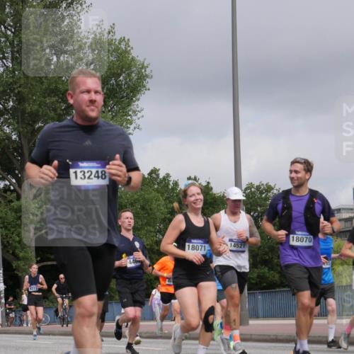 29.06.2025 - hella hamburg halbmarathon Luisa Fischer http://msf.ph/oto/8445067 29.06.2025 10:27:03 Kennedybrücke 9217, 13248, 18071, 14521, 446, 18070, 285, 3034, 3285, 4464, 4684, 5406, 6502, 7021, 7029, 9217, 10649 meine-sportfotos.de