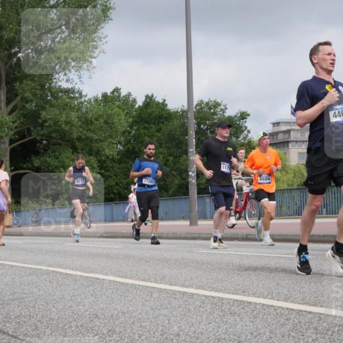 29.06.2025 - hella hamburg halbmarathon Luisa Fischer http://msf.ph/oto/8445105 29.06.2025 10:27:05 Kennedybrücke 9217, 17385, 17099, 1179, 4684, 4464, 15709, 5975, 3034, 3285, 4464, 4684, 5406, 6502, 9217, 10649 meine-sportfotos.de