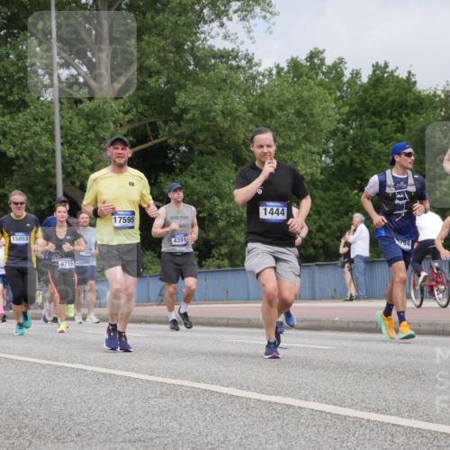 29.06.2025 - hella hamburg halbmarathon Luisa Fischer http://msf.ph/oto/8445172 29.06.2025 10:27:14 Kennedybrücke 15739, 12070, 15853, 9715, 304, 17595, 4391, 1444, 794, 13149, 1444, 2108, 2489, 3185, 4391, 4597, 5661, 7013, 8031, 8149, 9715 meine-sportfotos.de