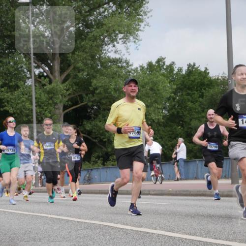 29.06.2025 - hella hamburg halbmarathon Luisa Fischer http://msf.ph/oto/8445203 29.06.2025 10:27:16 Kennedybrücke 1005, 17414, 15739, 15853, 2070, 9715, 7595, 15796, 1444, 1005, 1009, 1304, 1444, 2108, 2489, 3185, 4122, 4391, 4597, 5661, 7013, 8031, 8149, 9715 meine-sportfotos.de