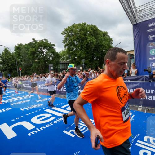 29.06.2025 - hella hamburg halbmarathon Zöllner http://msf.ph/oto/8445209 29.06.2025 10:57:27 Ziel 3435, 5926, 6272, 6281, 6302, 8393, 9450, 9727, 12014, 12590, 13394, 13664, 15695, 16093, 16625, 16830, 17160, 17758, 17828 meine-sportfotos.de
