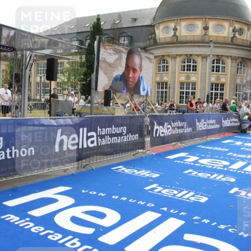 29.06.2025 - hella hamburg halbmarathon Michael Strokosch http://msf.ph/oto/8445212 29.06.2025 10:26:57 Ziel 5344, 9079, 12992, 15023, 19050 meine-sportfotos.de