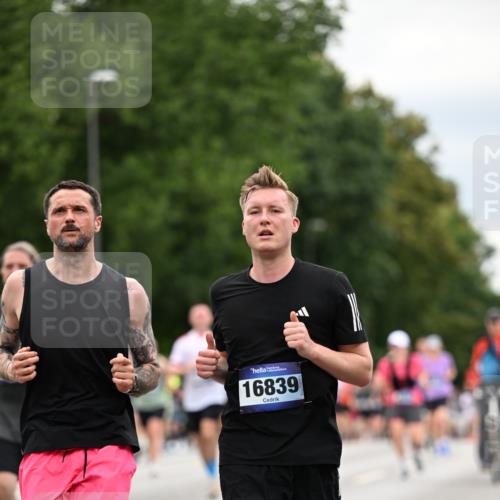 29.06.2025 - hella hamburg halbmarathon Dr. Thomas Lammeyer http://msf.ph/oto/8445268 29.06.2025 10:58:05 Kennedybrücke 1753, 1789, 1900, 1984, 2146, 2528, 2701, 3226, 4591, 4626, 4801, 5562, 5817, 5857, 6273, 6913, 7068, 7611, 7876, 8189, 8212, 8515, 8906, 8924, 9103, 9531, 9545, 9685, 10175 meine-sportfotos.de