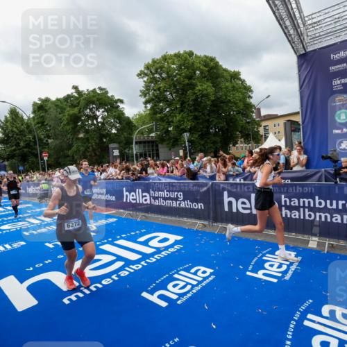 29.06.2025 - hella hamburg halbmarathon Zöllner http://msf.ph/oto/8445278 29.06.2025 10:57:28 Ziel 3435, 5926, 6272, 6281, 6302, 8393, 9450, 9727, 12144, 12590, 13394, 13664, 15695, 16093, 16830, 17160, 17758, 17828 meine-sportfotos.de