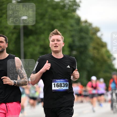 29.06.2025 - hella hamburg halbmarathon Dr. Thomas Lammeyer http://msf.ph/oto/8445290 29.06.2025 10:58:05 Kennedybrücke 1753, 1789, 1900, 1984, 2146, 2528, 2701, 3226, 4591, 4626, 4801, 5562, 5817, 5857, 6273, 6913, 7068, 7611, 7876, 8189, 8212, 8515, 8906, 8924, 9103, 9531, 9545, 9685, 10175 meine-sportfotos.de
