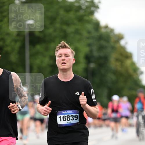 29.06.2025 - hella hamburg halbmarathon Dr. Thomas Lammeyer http://msf.ph/oto/8445303 29.06.2025 10:58:05 Kennedybrücke 1753, 1789, 1900, 1984, 2146, 2528, 2701, 3226, 4591, 4626, 4801, 5562, 5817, 5857, 6273, 6913, 7068, 7611, 7876, 8189, 8212, 8515, 8906, 8924, 9103, 9531, 9545, 9685, 10175 meine-sportfotos.de