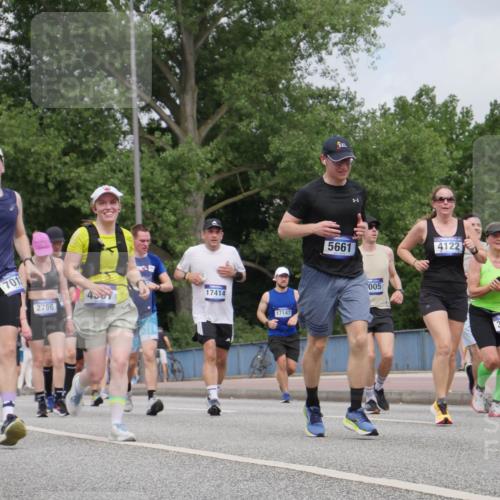 29.06.2025 - hella hamburg halbmarathon Luisa Fischer http://msf.ph/oto/8445307 29.06.2025 10:27:21 Kennedybrücke 18, 701, 17414, 2766, 17147, 5661, 005, 4122, 3185, 18210, 1005, 1009, 1304, 2108, 2766, 3185, 4122, 4391, 4597, 5661, 7013, 8149, 8676, 9715 meine-sportfotos.de
