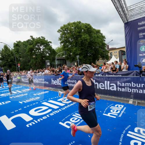 29.06.2025 - hella hamburg halbmarathon Zöllner http://msf.ph/oto/8445326 29.06.2025 10:57:29 Ziel 3435, 5926, 6272, 6281, 6302, 8393, 9727, 12144, 13394, 13664, 15695, 16093, 16830, 17160, 17758, 17828 meine-sportfotos.de